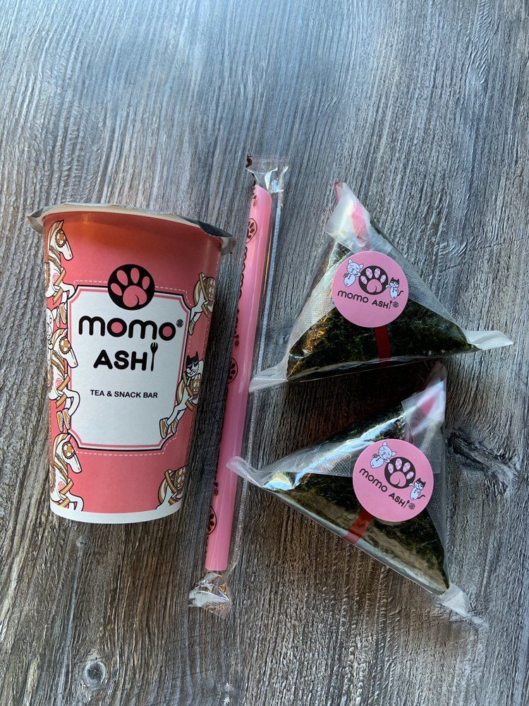 Momo Ashi cup and onigiri